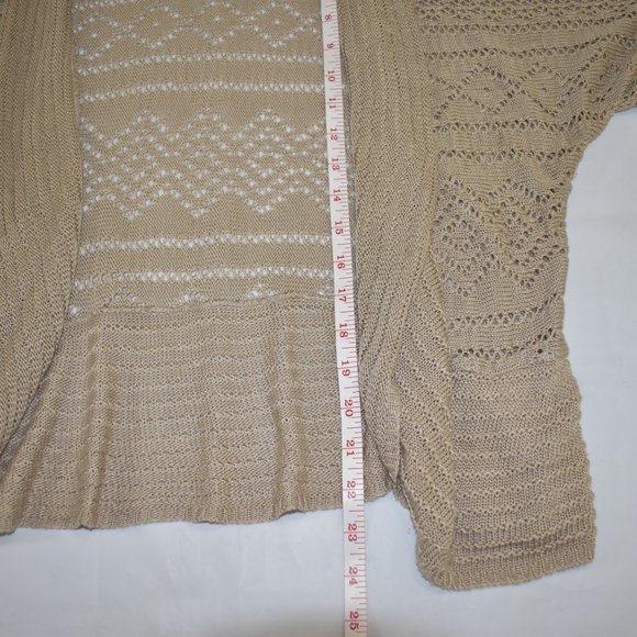 Intriguing Threads Acrylic Cardigan Beige 2X Short Sleeve - Picture 7 of 8